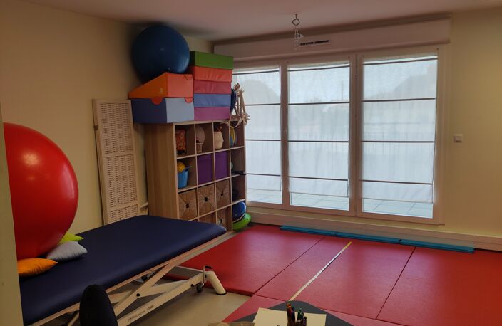 Location grand local privatif climatisé de 25m² avec terrasse au sein d’un Pôle Santé — photo 3