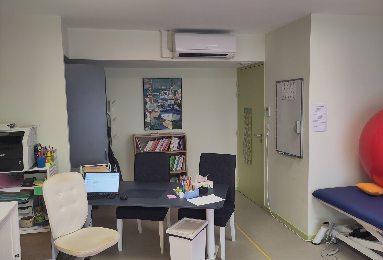 Location grand local privatif climatisé de 25m² avec terrasse au sein d’un Pôle Santé — photo 1