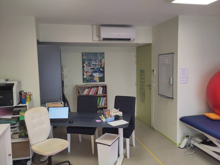 Location grand local privatif climatisé de 25m² avec terrasse au sein d’un Pôle Santé — photo 1