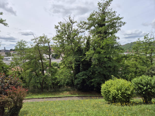 SUR LES HAUTEURS DU CREUSOT — photo du bien