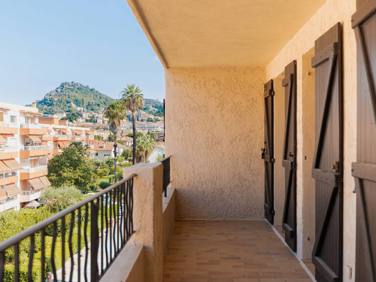 HYERES GARE - APPARTEMENT T3 DUPLEX 80m2 - DERNIER ETAGE - S — photo 1