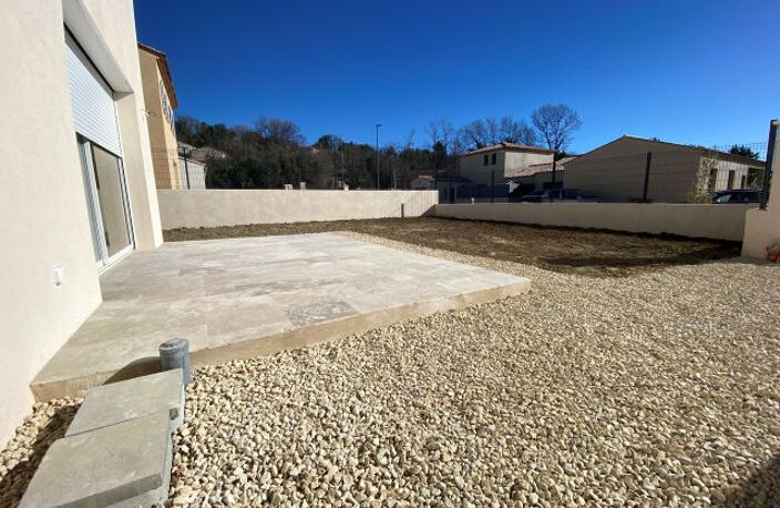 La Motte d'Aigues : location maison T4 avec belle terrasse, — photo 2