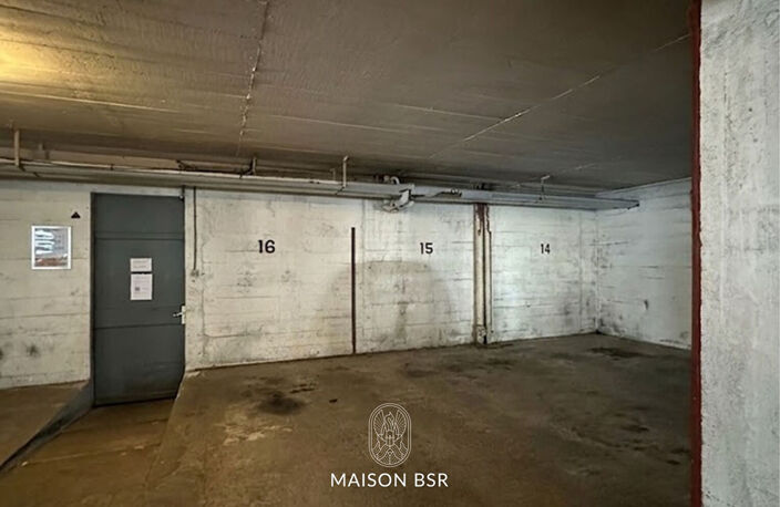 Parking sécurisé en hyper-centre — photo 2