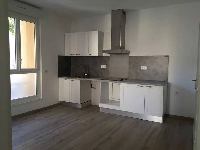 PEYROLLES T3 CENTRE — photo 1