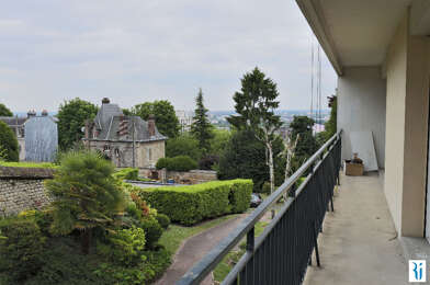 Appartement 4 pièces 1075 €