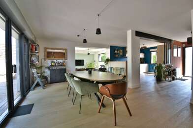 Maison 6 pièces 374400 €
