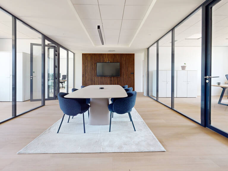 Bureaux neufs de 197 m2 à aménager selon vos besoins - Colom — photo 1