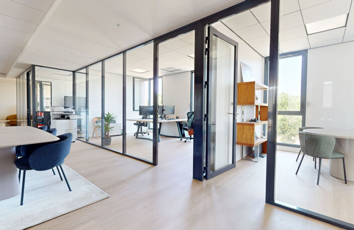 Bureaux neufs de 197 m2 à aménager selon vos besoins - Colom — photo 2