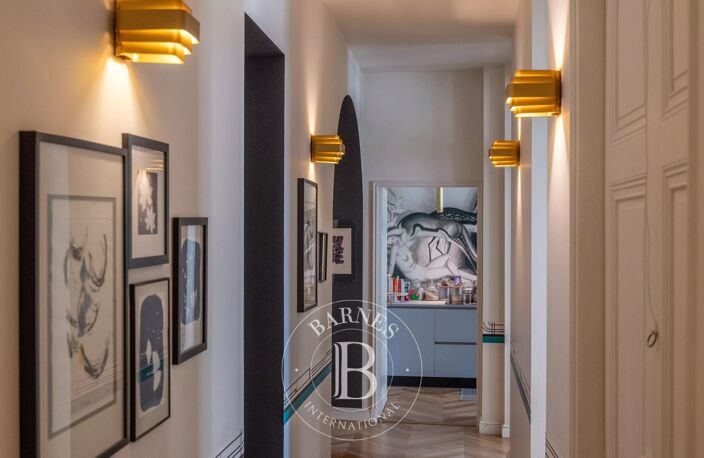 Lyon 2 - Appartement familial de 276 m² - 5 chambres - Étage élevé - Garage — photo 2