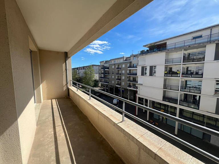 Appartement de Type 3 avec balcon, cave et garage double !! — photo 1