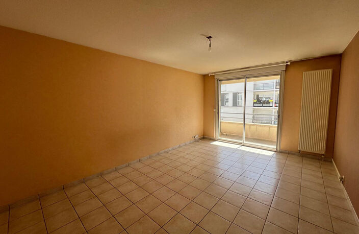 Appartement de Type 3 avec balcon, cave et garage double !! — photo 4