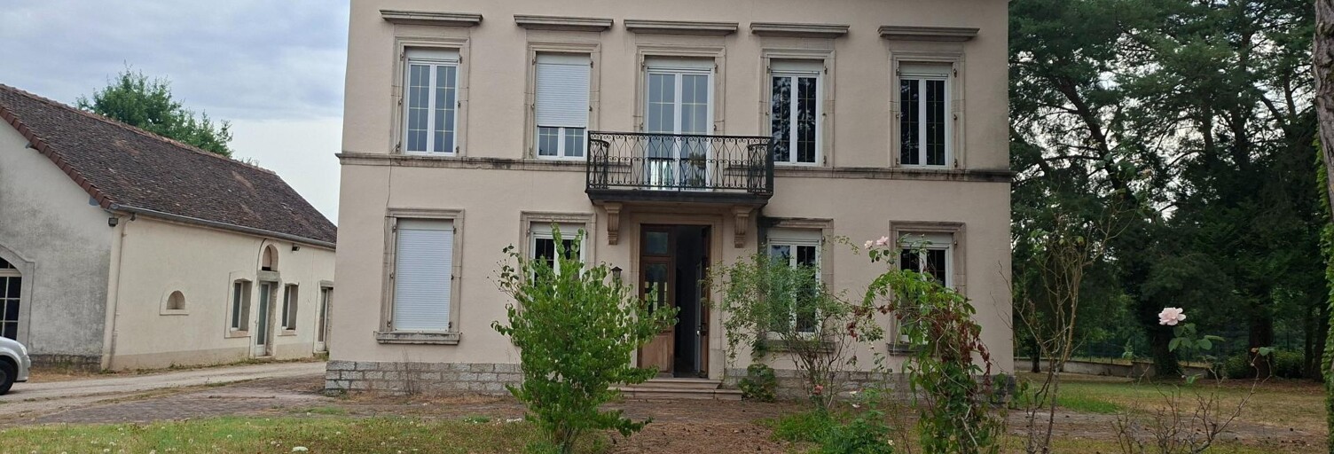 Maison 9 Pièces 284 m² à vendre à Louhans (71500)
