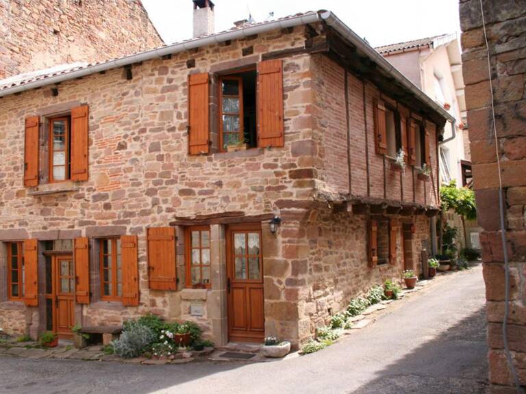MAISON ANCIENNE AVEC COLOMBAGES — photo 1
