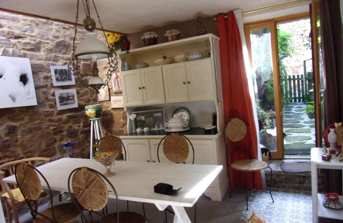 MAISON ANCIENNE AVEC COLOMBAGES — photo 3