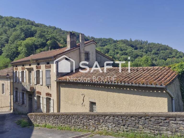 Maison de village à rénover  Fort potentiel  — photo 1