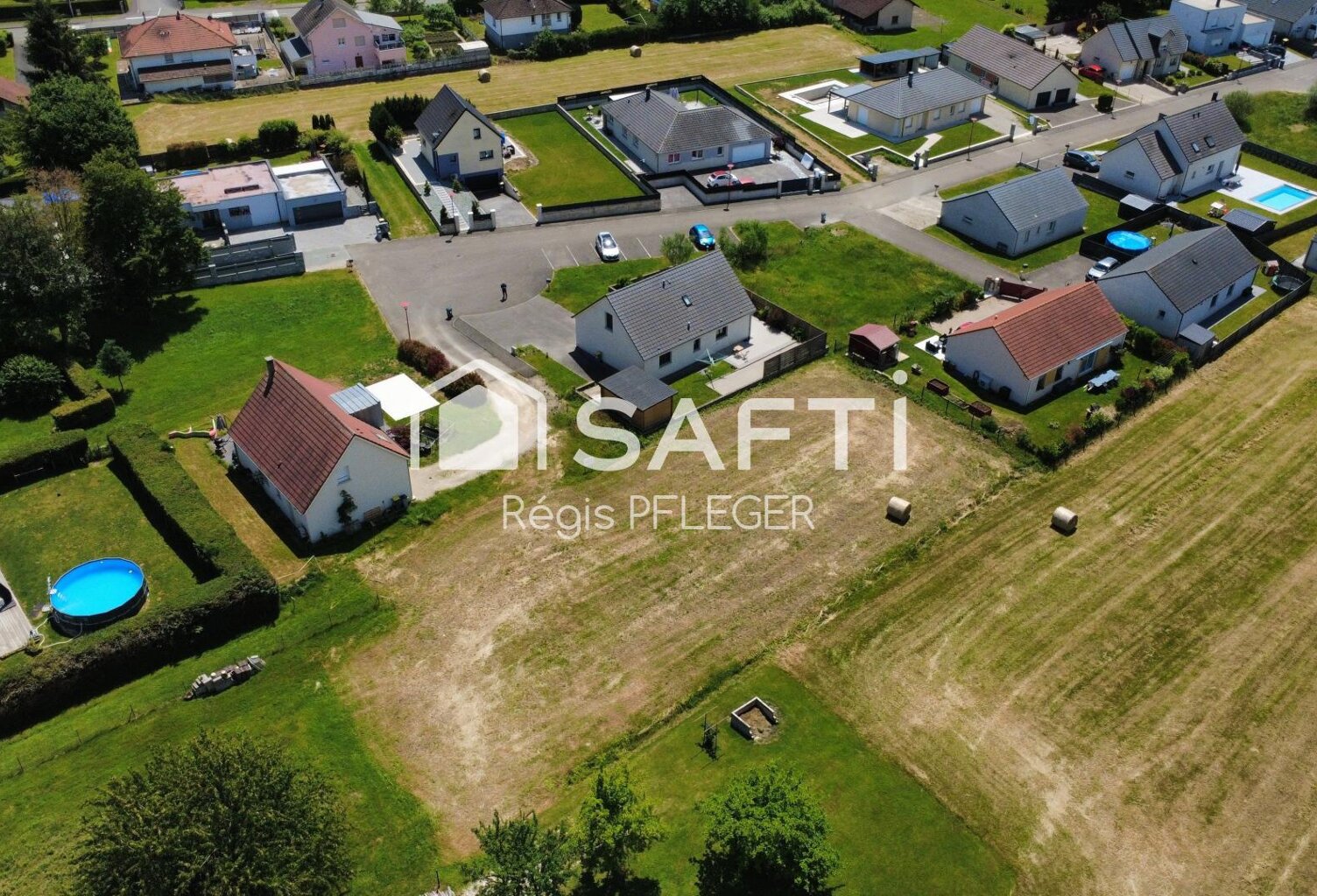 Beau terrain plat au calme sur Joncehery — photo 1