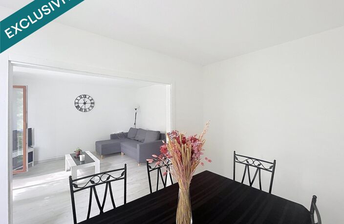 APPARTEMENT T 5 TRES LUMINEUX A PROXIMITE DU RER C — photo 3