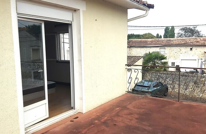 Maison d'habitation secteur calme de Dirac — photo 4