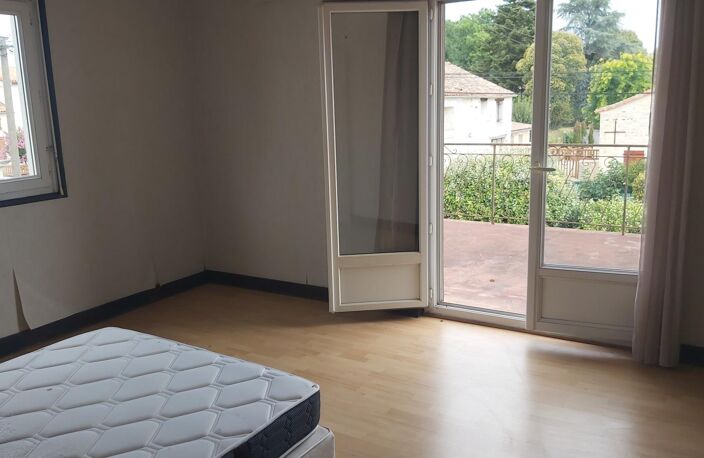 Maison d'habitation secteur calme de Dirac — photo 5