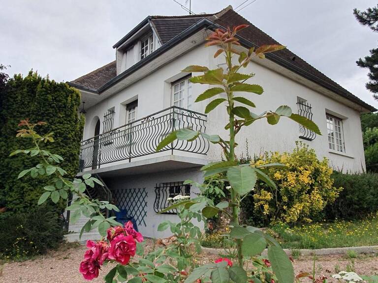 MAISON AVEC SOUS SOL TOTAL, 5 CHAMBRES ET AGREABLE JARDIN DE 1000m2 — photo 1