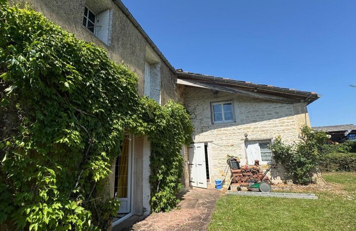 Maison de caractère en pierre 195 m² + dépendances et studio — photo 2