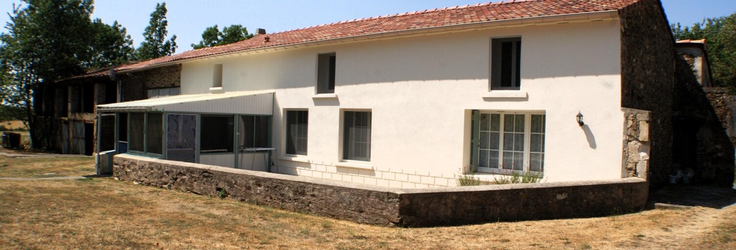 Maison 8 Pièces 223 m² à vendre à Saint-Maurice-le-Girard (85390)