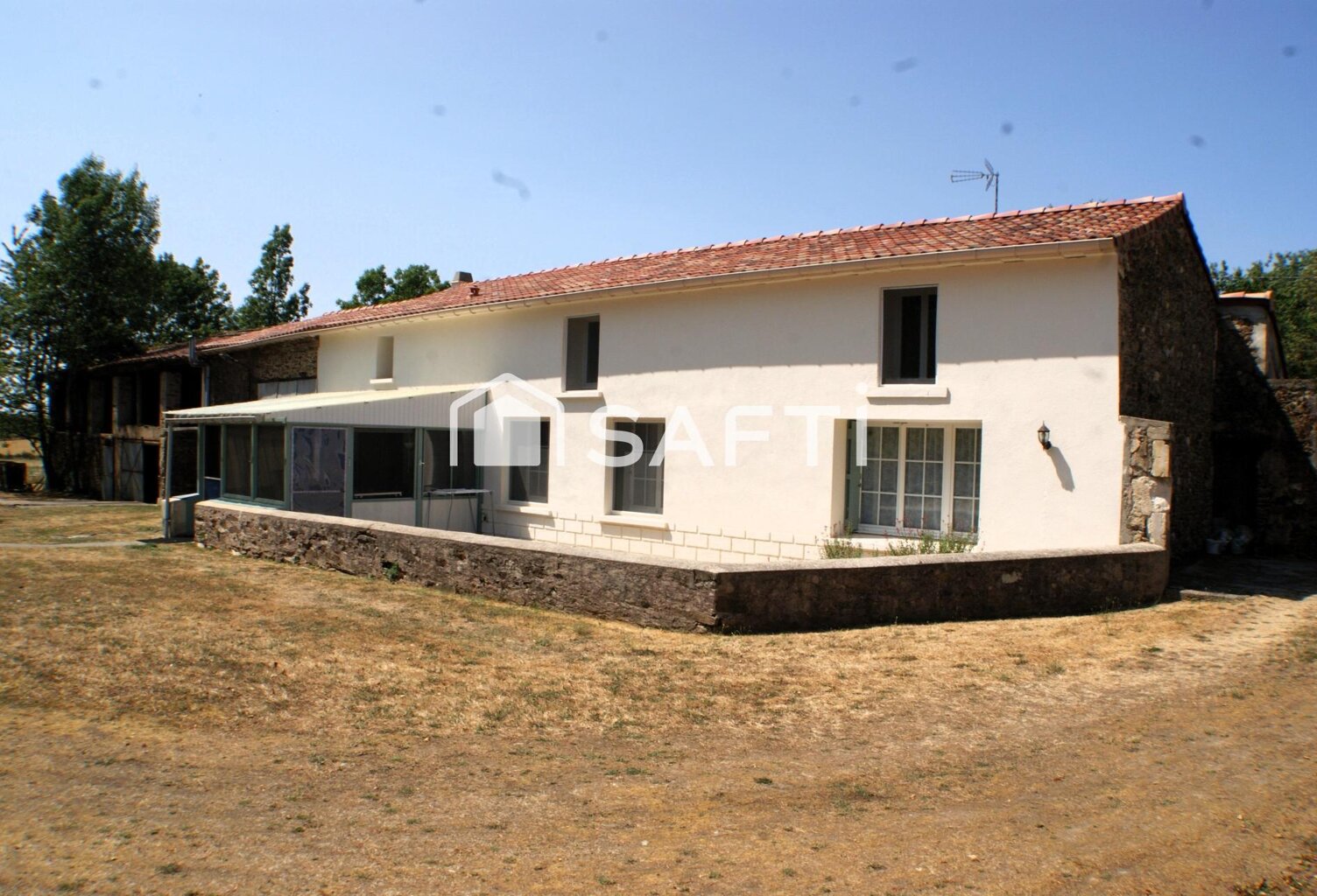 MAISON PIERRE / 4 CHAMBRES / TERRAIN & DEPENDANCES — photo 1