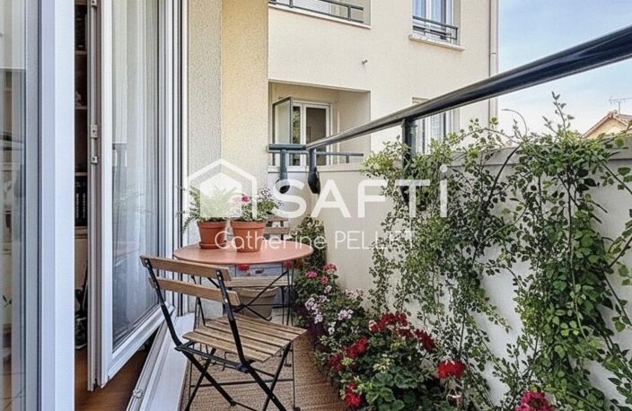 4 pièces familial avec balcon - Quartier Fleurs/Pasteur — photo 3