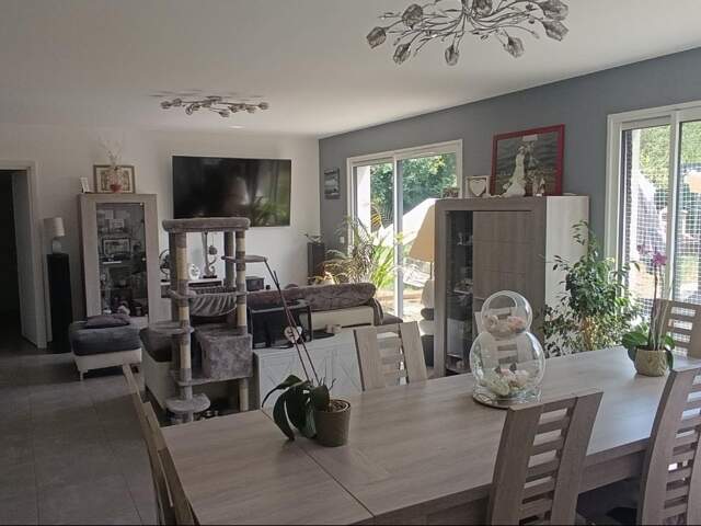 Maison contemporaine de plain-pied  4 chambres  DPE A de l année de construction Saint-Valentin (36) — photo du bien