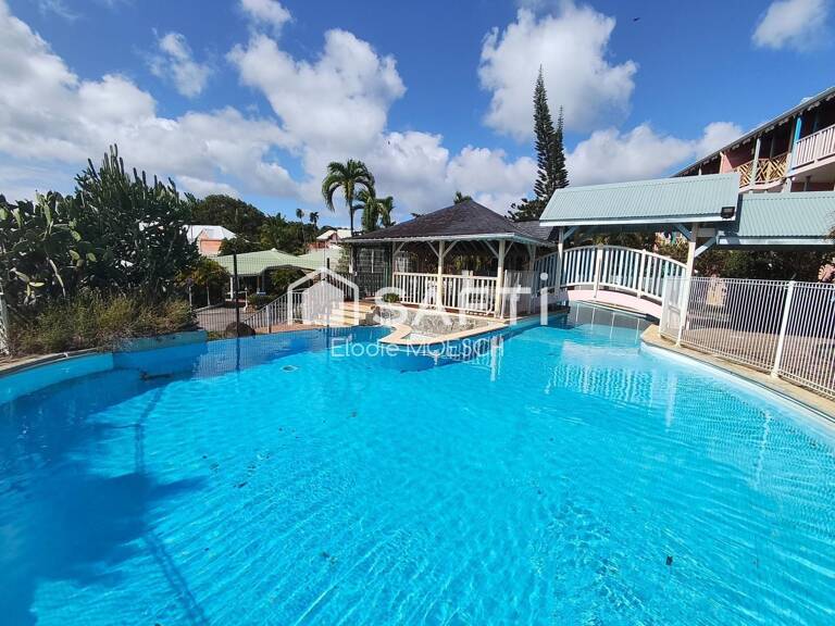 T2 Duplex avec piscine situé à 5 min à pieds de la plage d'une des plus belle plage de l'ile ! — photo 1
