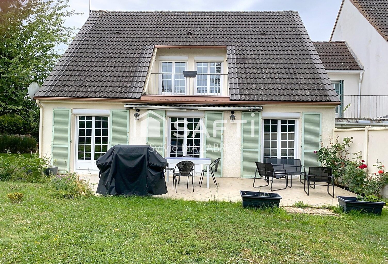 Maison rénovée avec goût dans un environnement paisible et verdoyant — photo 1