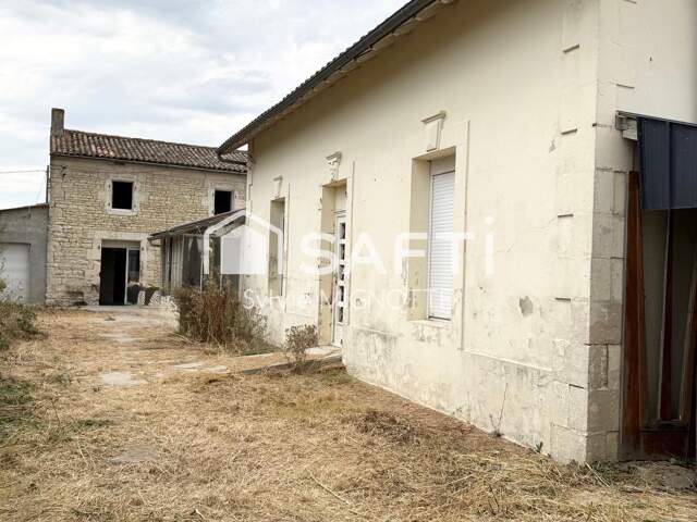 Ensemble immobilier, proche Surgères — photo du bien