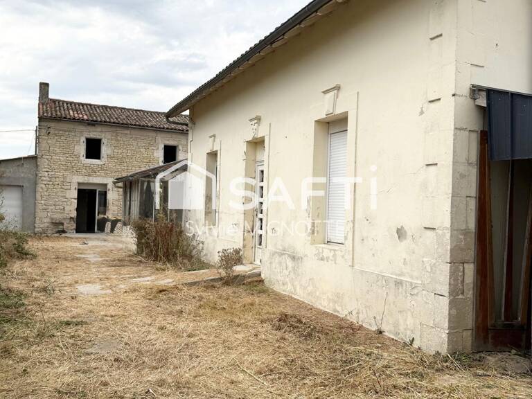 Ensemble immobilier, proche Surgères — photo 1