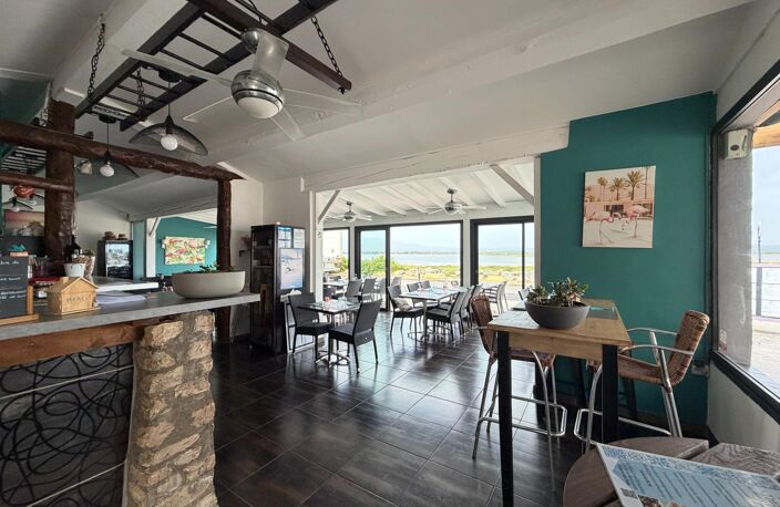 RESTAURANT EMPLACEMENT EXCEPTIONNEL FACE A L'ETANG — photo 2