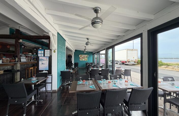 RESTAURANT EMPLACEMENT EXCEPTIONNEL FACE A L'ETANG — photo 3