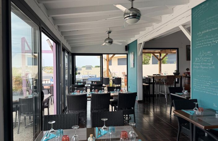 RESTAURANT EMPLACEMENT EXCEPTIONNEL FACE A L'ETANG — photo 4