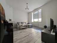 APPARTEMENT AUX ALLURES D'UNE PETITE MAISON — photo 2