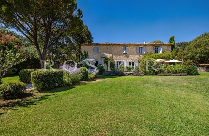 Face à un magnifique village perché du Luberon – Authentique mas — photo 2