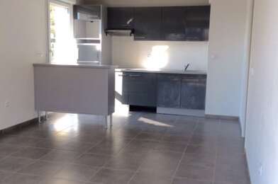 Appartement 3 pièces 812 €