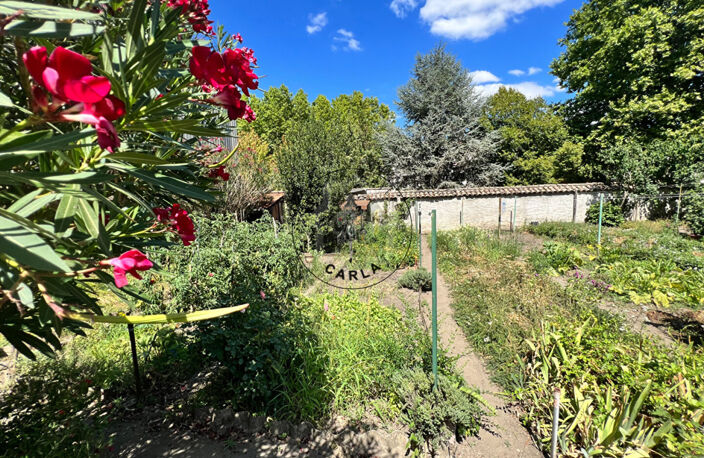 Oullins Centre Eglise   T2 de charme avec jardin privatif — photo 5