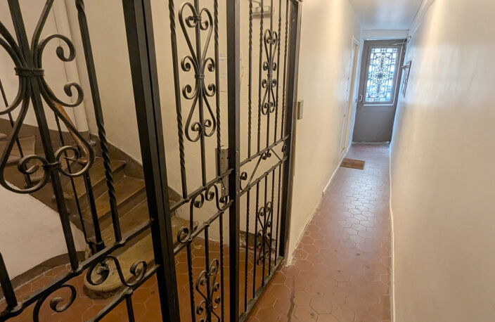 Centre à l'entrée du Château de FONTAINEBLEAU — photo 5