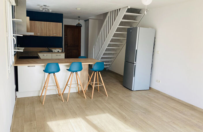 Maison Senas 3 pièce(s) 71 m2 — photo 2