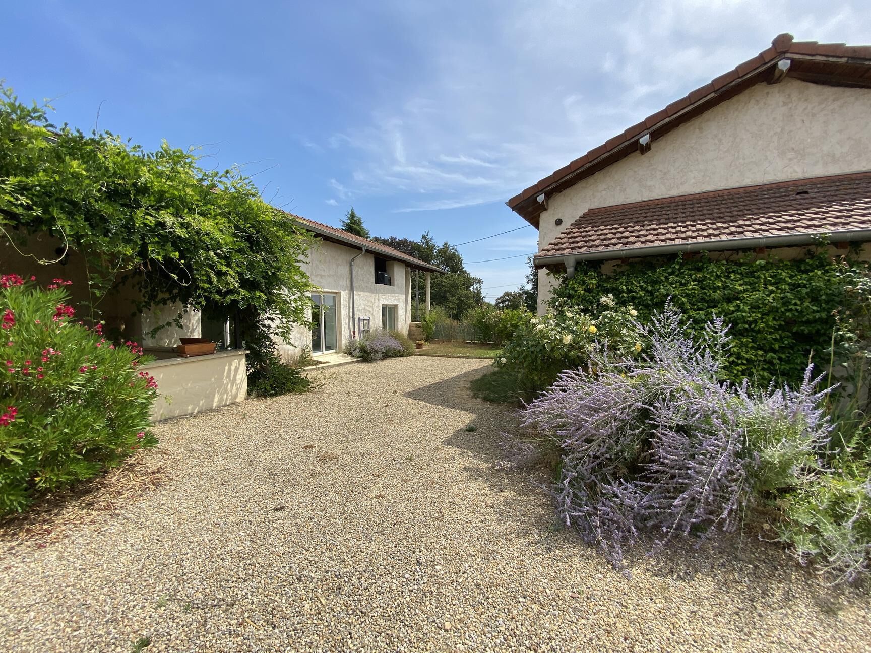 Maison 230m² — Baneins