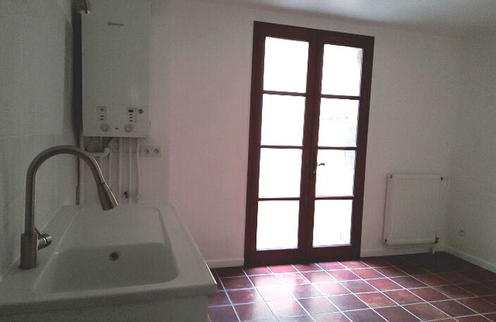 T 3  avec cour - 75 m² environ — photo 4
