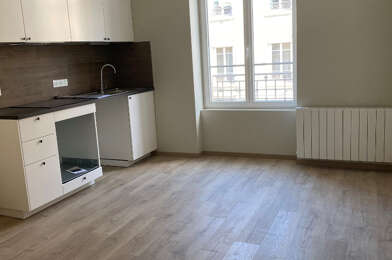 Appartement 3 pièces 875 €