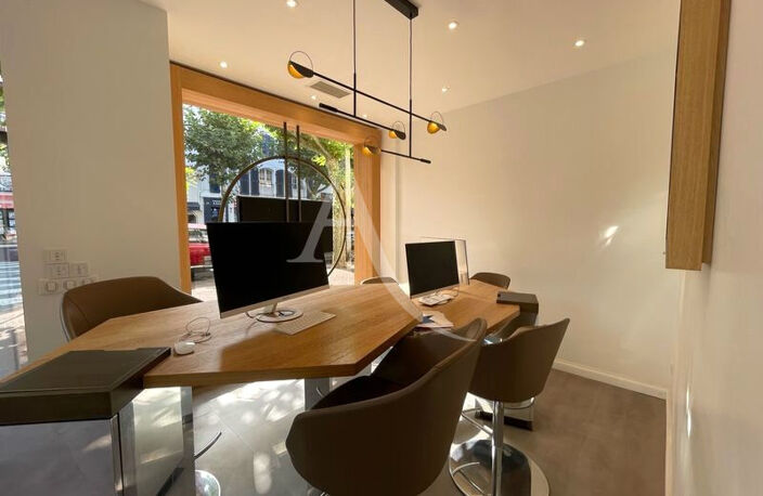 Local commercial de 51 m²,  en angle, sur avenue principale, bail 3/6/9 — photo 4