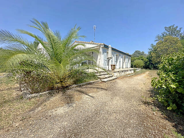 A vendre Villa T5 Fourques (Gard) — photo du bien