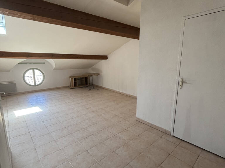 STUDIO CENTRE VILLE CASTELNAUDARY DE 21 M2 AU 3EME ETAGE IMMEUBLE CENTRE VILLE — photo 1
