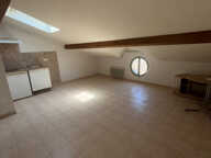 STUDIO CENTRE VILLE CASTELNAUDARY DE 21 M2 AU 3EME ETAGE IMMEUBLE CENTRE VILLE — photo 2