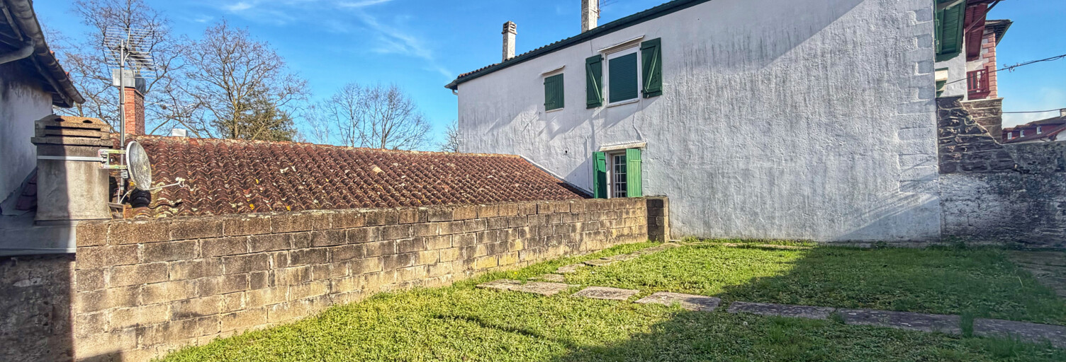 Maison 12 Pièces 247 m² à vendre à Saint-Jean-Pied-de-Port (64220)